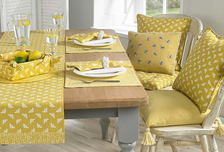 Walton & Co Bee Table Runner 5018305857316